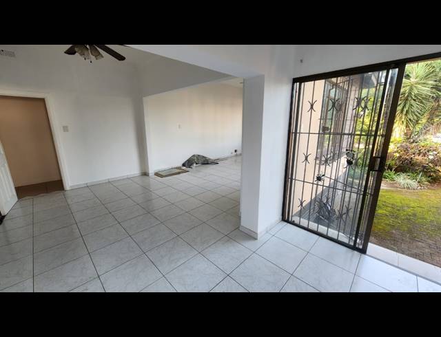 6 BEDROOM HOUSE FOR SALE IN UVONGO
